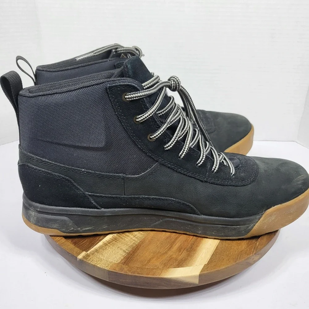 The North Face Larimer Mid Boot Men 11.5 Black Gum Good Waterproof DryVent Suede